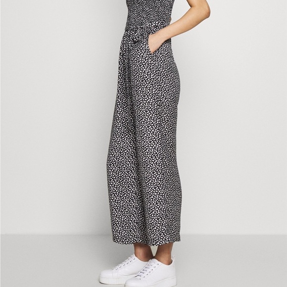 Abercrombie & Fitch Black and White Women's Jumpsuit, Size Small - Picture 5 of 7